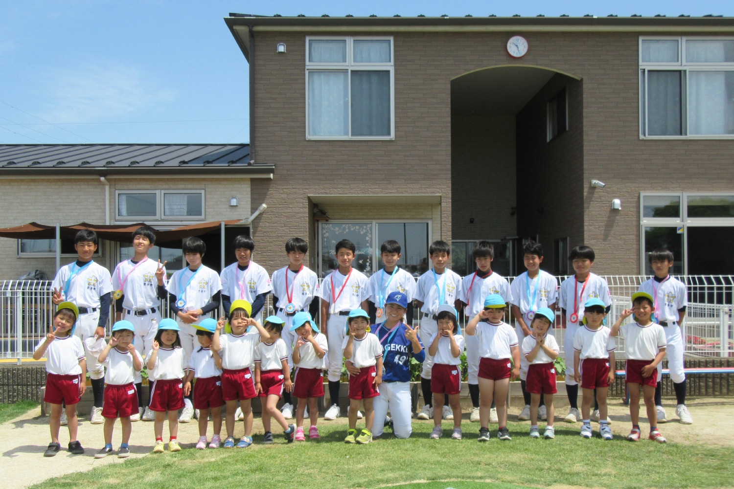 image:女子野球選手・中学校野球部と野球交流会